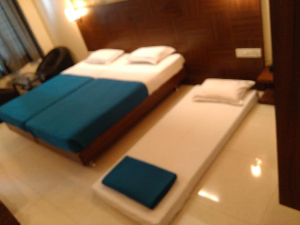 Hotel Darshan Executive Аурангабад Екстериор снимка