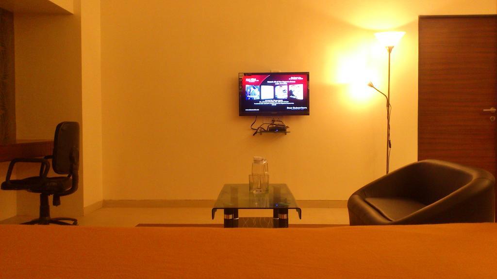 Hotel Darshan Executive Аурангабад Екстериор снимка