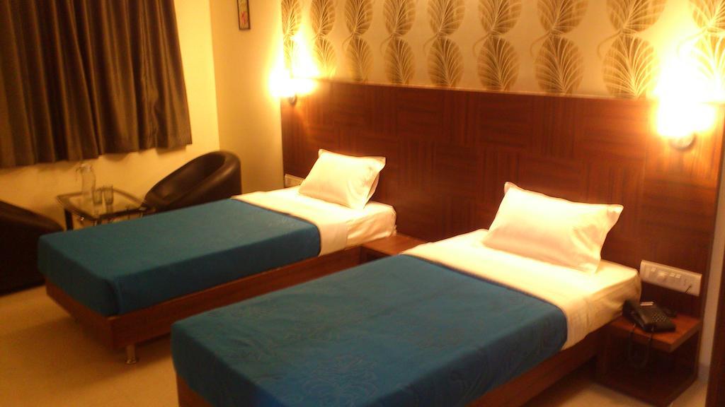 Hotel Darshan Executive Аурангабад Стая снимка
