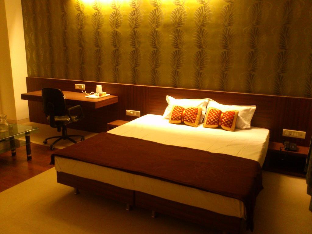 Hotel Darshan Executive Аурангабад Стая снимка
