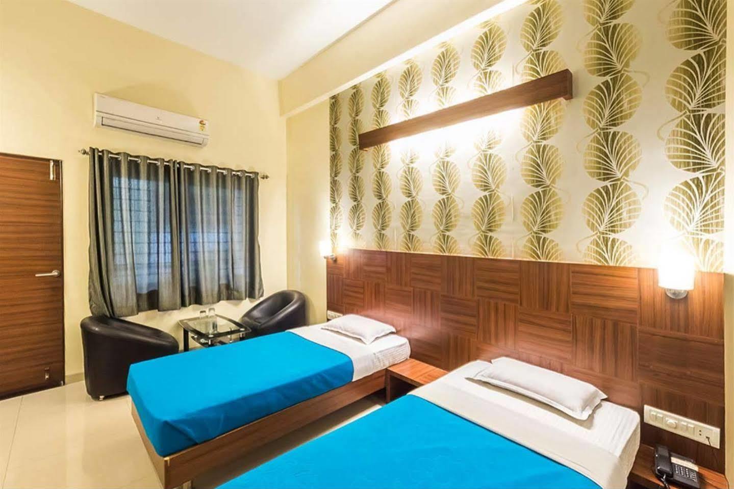 Hotel Darshan Executive Аурангабад Екстериор снимка