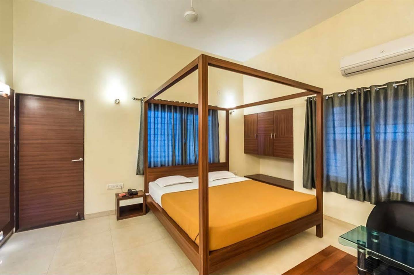 Hotel Darshan Executive Аурангабад Екстериор снимка