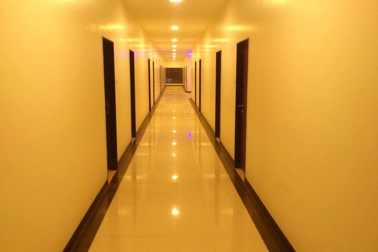Hotel Darshan Executive Аурангабад Екстериор снимка